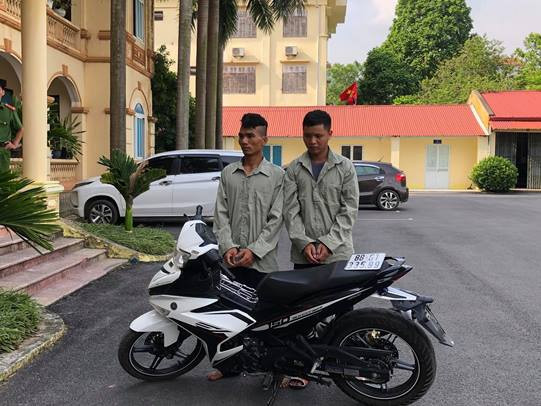 Vĩnh Phúc: Bắt “nóng” 2 đối tượng cướp giật tài sản của phụ nữ Vĩnh Phúc: Bắt “nóng” 2 đối tượng cướp giật tài sản của phụ nữ