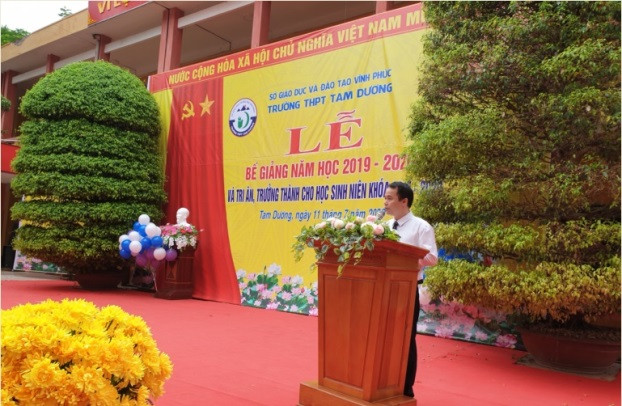 “Hoa cài ngực trái” – Lễ tri ân đặc biệt của học sinh Vĩnh Phúc ảnh 3 “Hoa cài ngực trái” – Lễ tri ân đặc biệt của học sinh Vĩnh Phúc ảnh 3