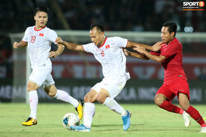 Top 5 tuyển thủ Việt Nam "lên hương" sau khi đổi vị trí ảnh 6