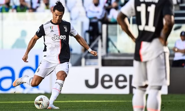  Liệu C.Ronaldo có tạo nên kỳ tích ở cuộc đua Chiếc giày vàng? 