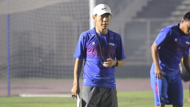 Trợ lý HLV đội tuyển Indonesia nhiễm Covid-19 ảnh 1