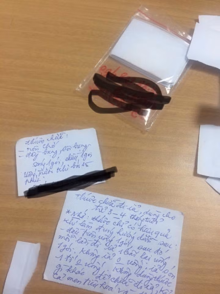 Uống thuốc không rõ nguồn gốc, trẻ suýt mất mạng ảnh 1