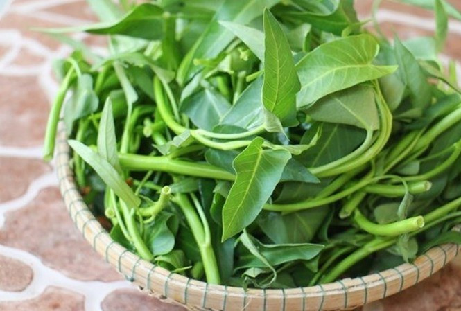 Tướng cổ phụ nữ sinh ra trong nhung lụa, lấy chồng giàu sang