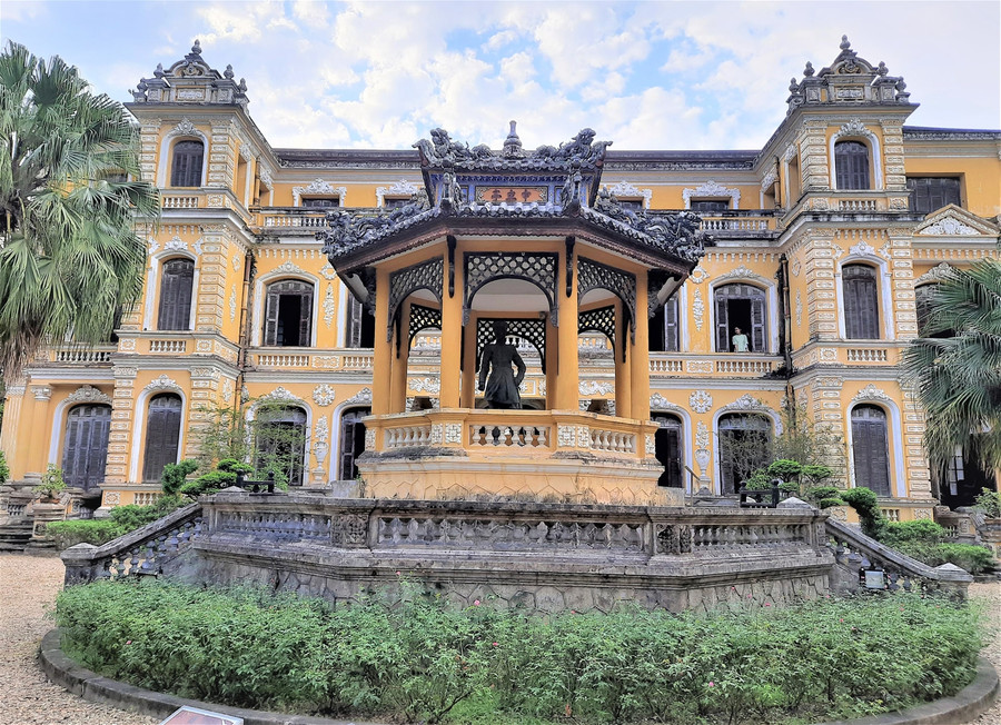 Thừa Thiên Huế: Cung An Định hút khách tham quan sau khi xuất hiện trong MV ca nhạc tiền tỉ ảnh 1 Thừa Thiên Huế: Cung An Định hút khách tham quan sau khi xuất hiện trong MV ca nhạc tiền tỉ ảnh 1