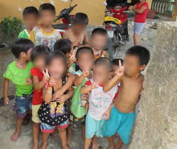 Khuyến khích kết hôn trước tuổi 30: Nông thôn đẻ nhiều, thành phố lười yêu
