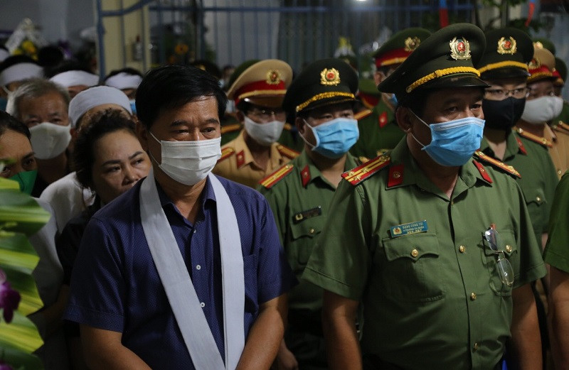 Đà Nẵng: Nghẹn ngào buổi lễ truy điệu 2 công an hy sinh ảnh 8 Đà Nẵng: Nghẹn ngào buổi lễ truy điệu 2 công an hy sinh ảnh 8