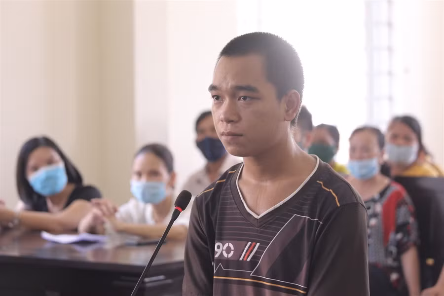 Đối tượng trốn cách ly, cướp xe, đánh CSGT lãnh án