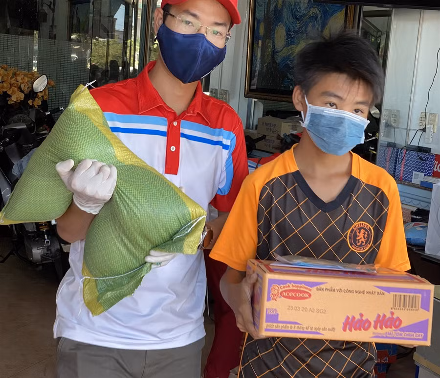 Chương trình “Thắp lửa yêu thương” hỗ trợ phòng chống dịch Covid-19 ảnh 1