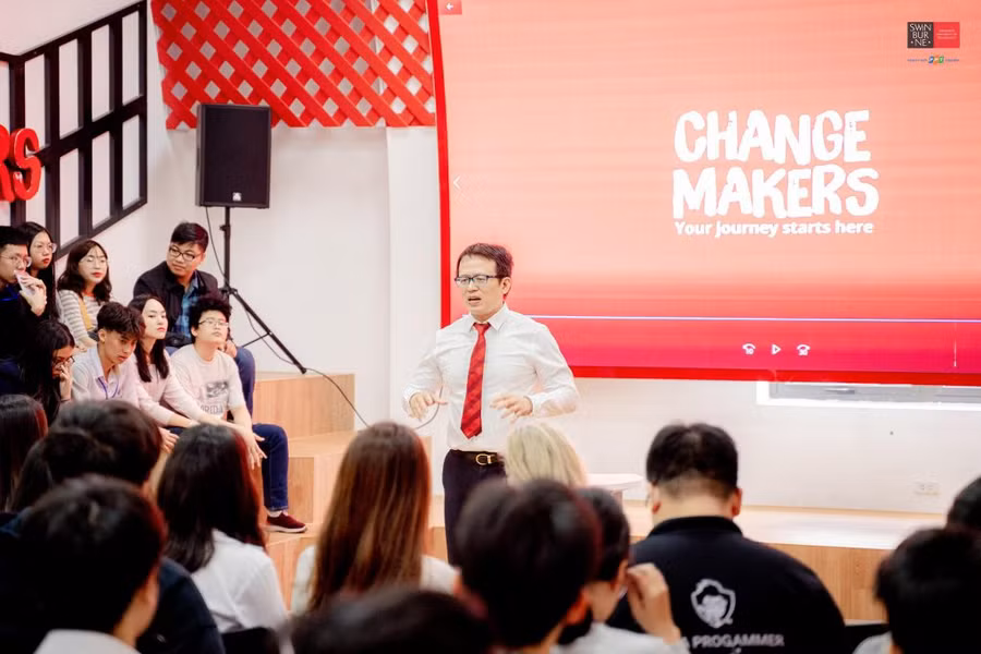 “Thắp sáng tương lai” và Cơ hội học bổng đại học năm 2020