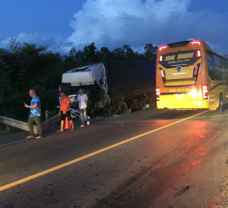 Giải pháp nào để ngăn ngừa TNGT nghiêm trọng vào ban đêm?