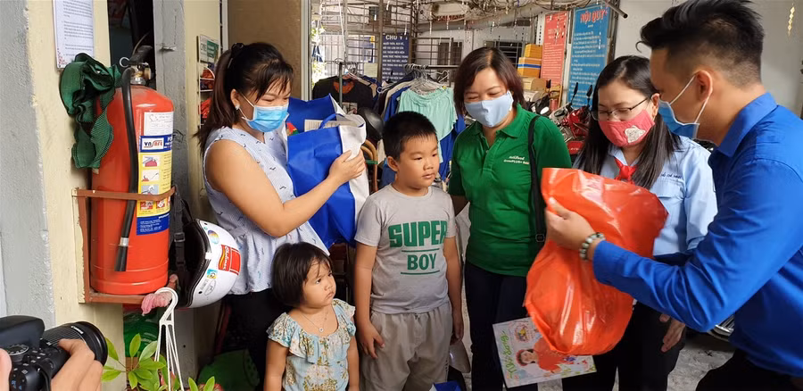 NutiFood đồng hành cùng chương trình "1 triệu ly sữa" cho trẻ