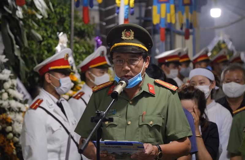 Đà Nẵng: Nghẹn ngào buổi lễ truy điệu 2 công an hy sinh ảnh 7