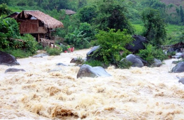 Thủ tướng chỉ đạo ứng phó tình huống thiên tai, mưa lũ lớn bất thường