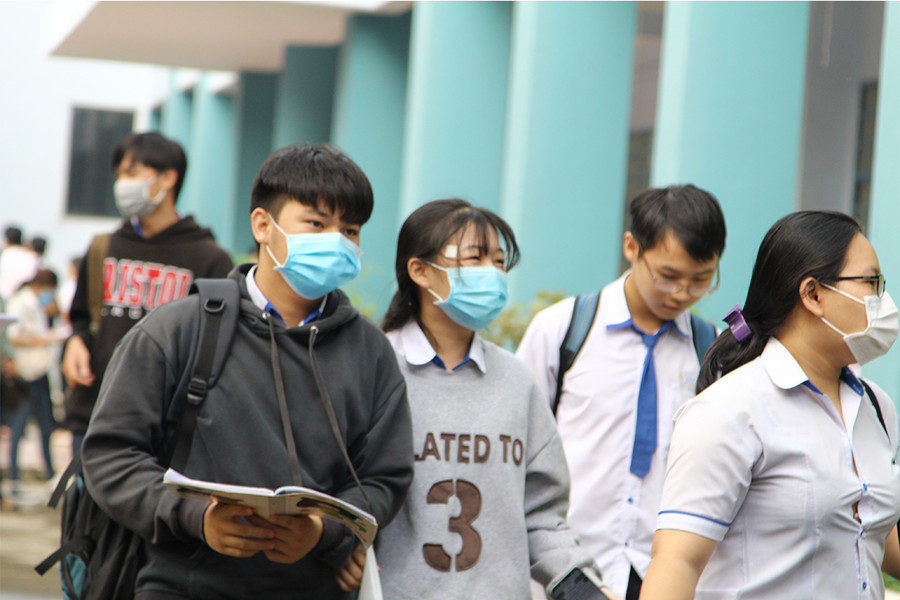 Chùm ảnh: Thí sinh Đồng Nai tự tin bước vào môn thi Ngữ văn ảnh 3 Chùm ảnh: Thí sinh Đồng Nai tự tin bước vào môn thi Ngữ văn ảnh 3