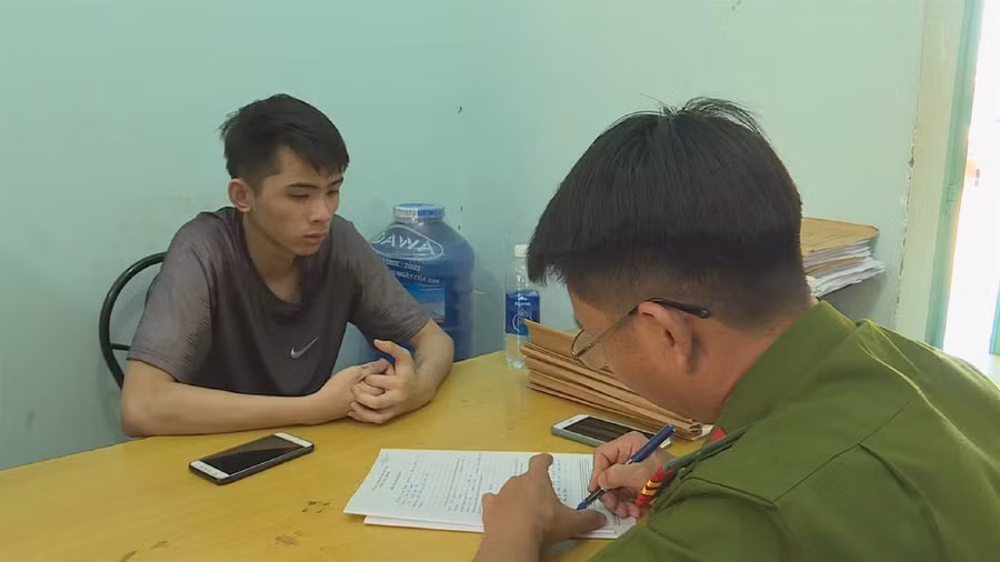 Mâu thuẫn trong lúc chơi game, nam thanh niên đâm bạn tử vong