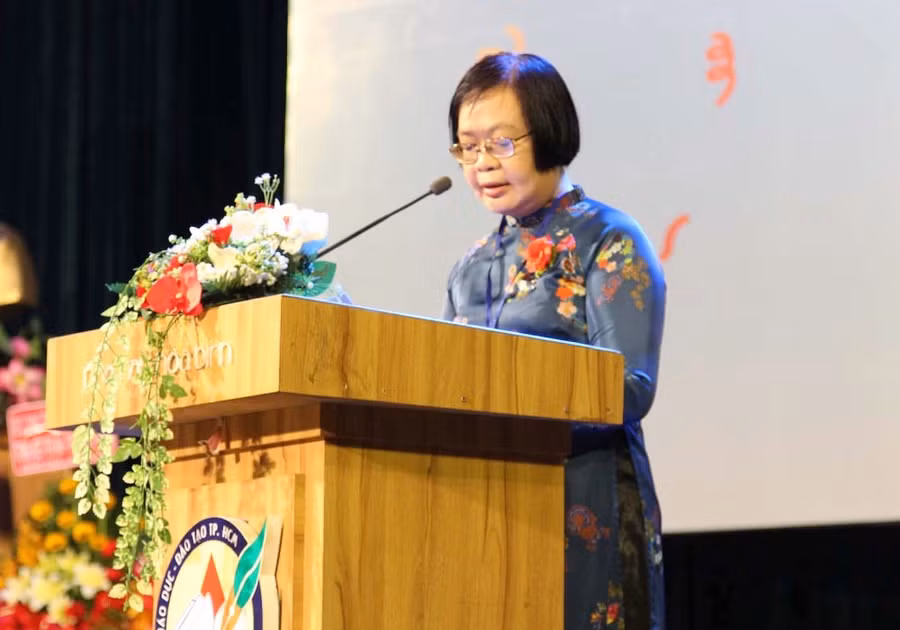 TP.HCM: Xúc động Lễ tri ân và trưởng thành của teen THPT Bùi Thị Xuân ảnh 1