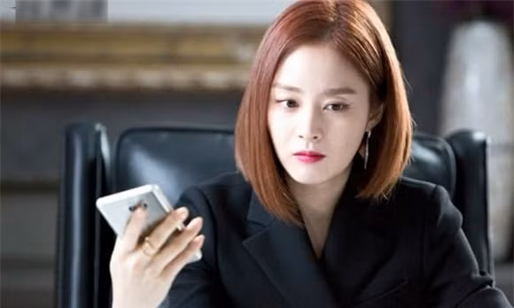 Nghi ngờ bị chồng 'cắm sừng', tôi tìm đến nơi anh làm việc để rồi choáng váng thấy cảnh tượng...