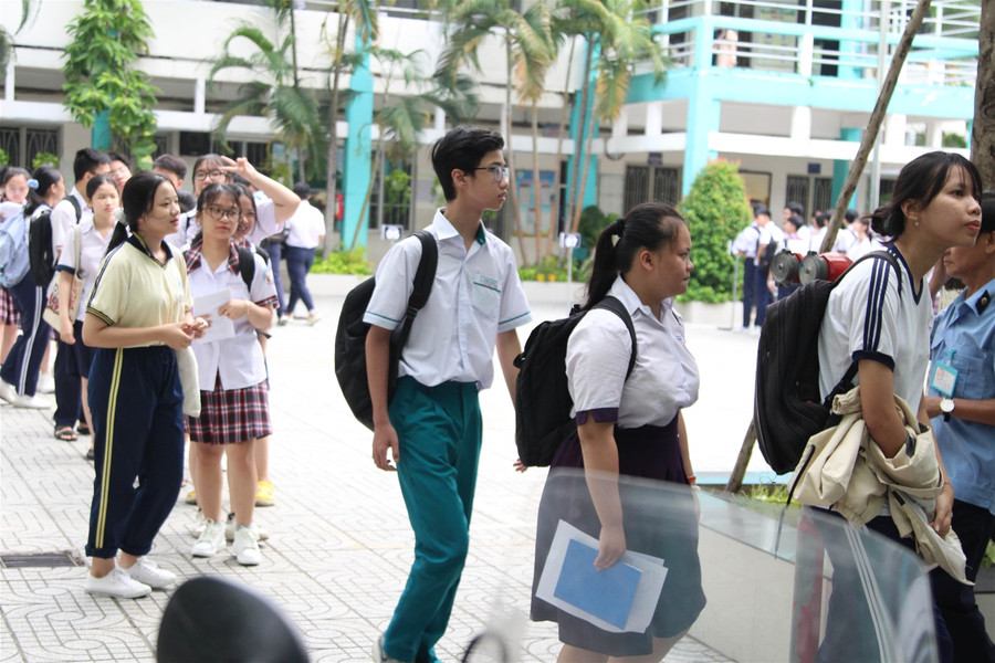 Thí sinh TP.HCM thoải mái, tự tin bước vào môn Toán kỳ thi vào lớp 10 ảnh 4