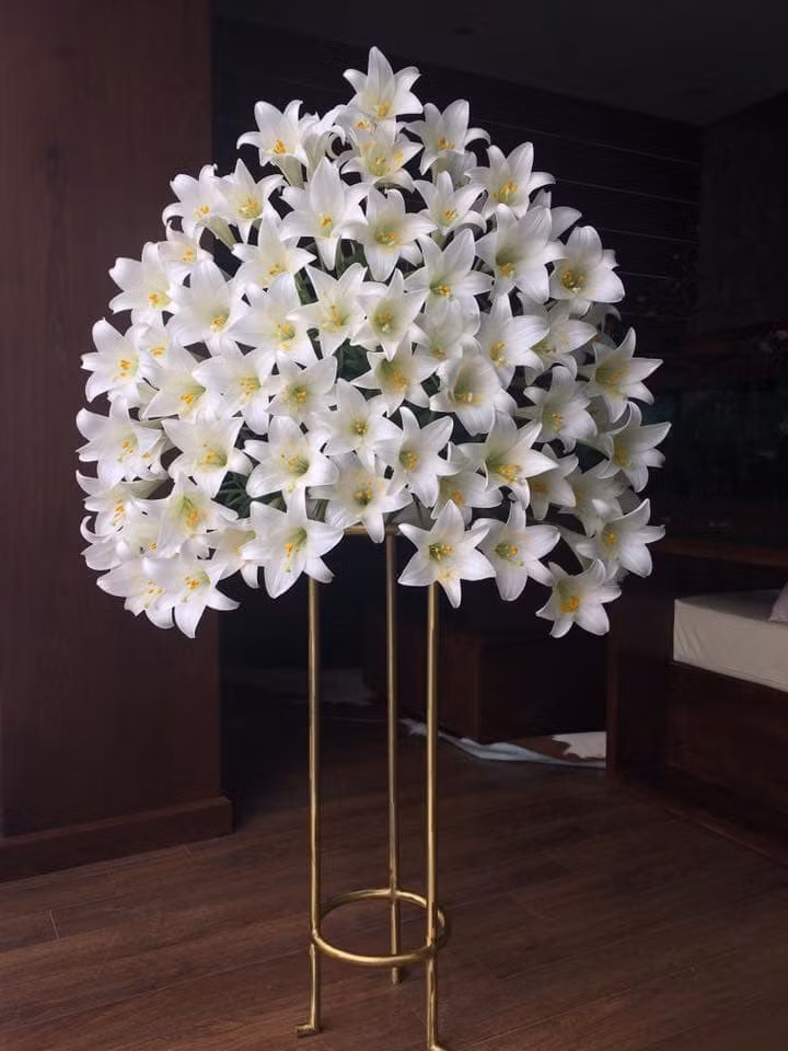 Ngẩn ngơ ngắm trăm kiểu cắm hoa loa kèn đẹp tinh khôi của chị em ảnh 8