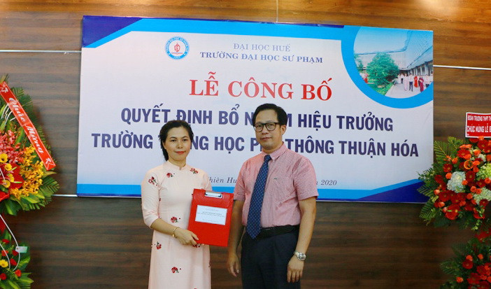 Công bố quyết định bổ nhiệm Hiệu trưởng Trường THPT Thuận Hóa