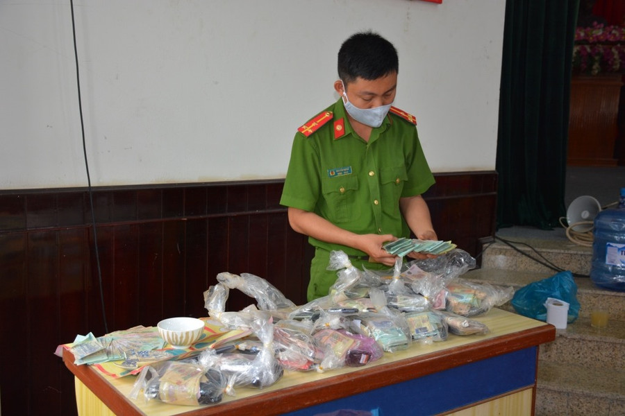 Quảng Nam: Triệt phá đường dây đánh bạc được tổ chức trong rừng phòng hộ ảnh 1 Quảng Nam: Triệt phá đường dây đánh bạc được tổ chức trong rừng phòng hộ ảnh 1