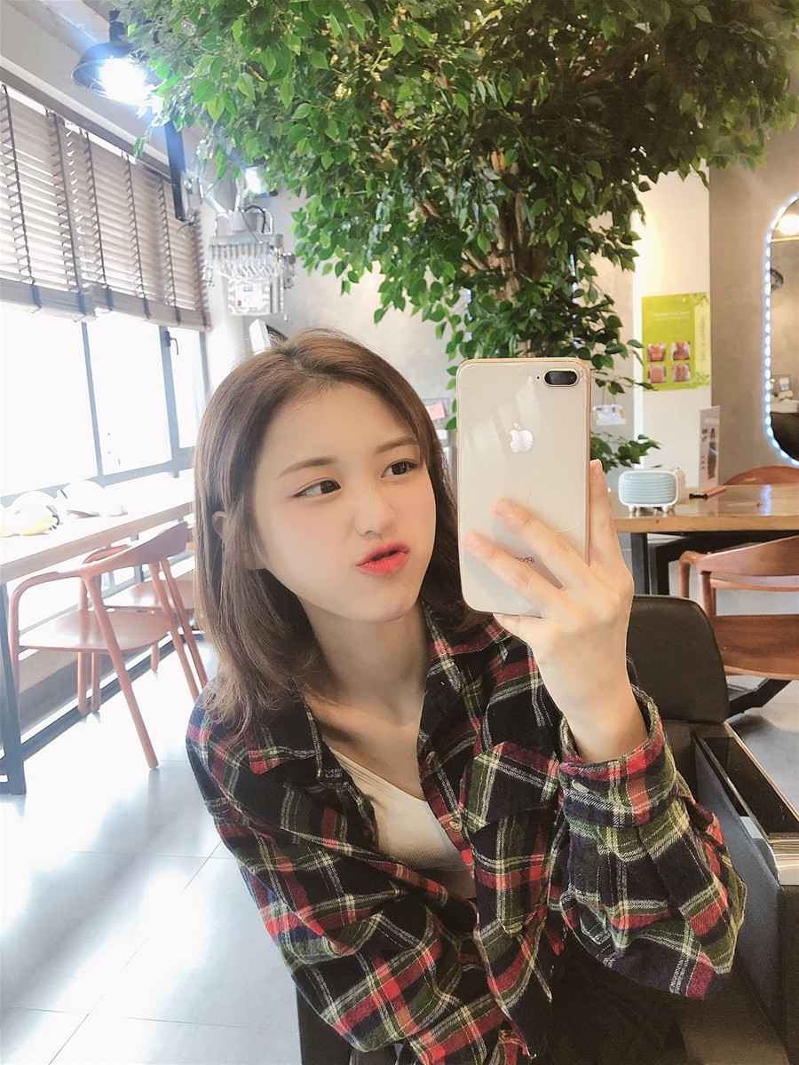 Han Sara than "ế" và tích cực... thả thính ảnh 1 Han Sara than "ế" và tích cực... thả thính ảnh 1
