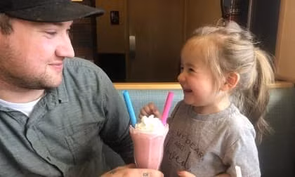  Chiều con gái như công chúa sẽ chỉ càng 'làm hại' con! Đây mới là điều những ông bố nên làm 