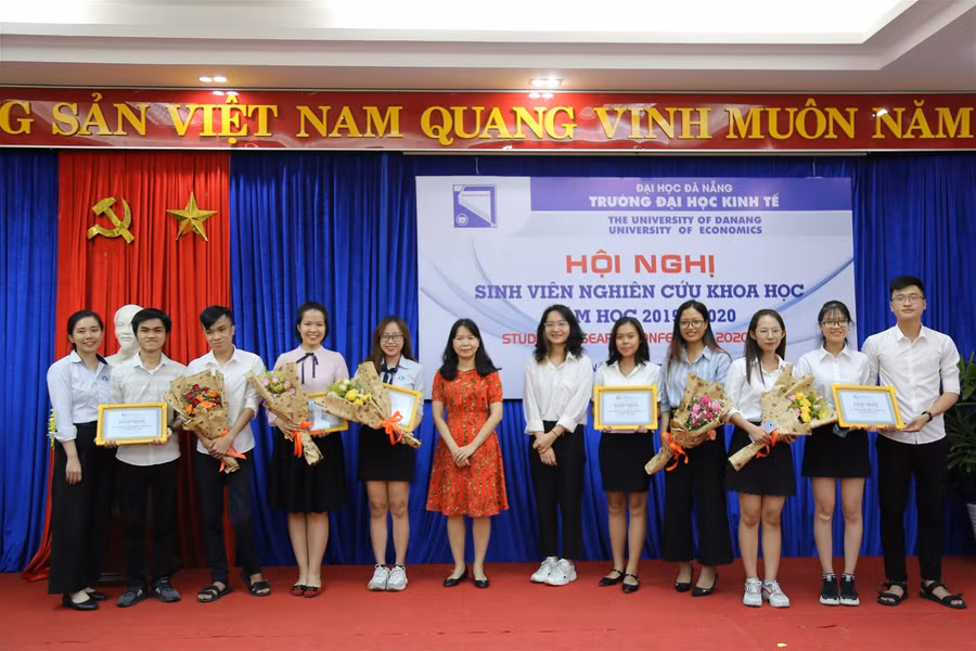 Trường ĐH Kinh tế Đà Nẵng: 360 đề tài đăng ký Hội nghị sinh viên NCKH cấp trường ảnh 1