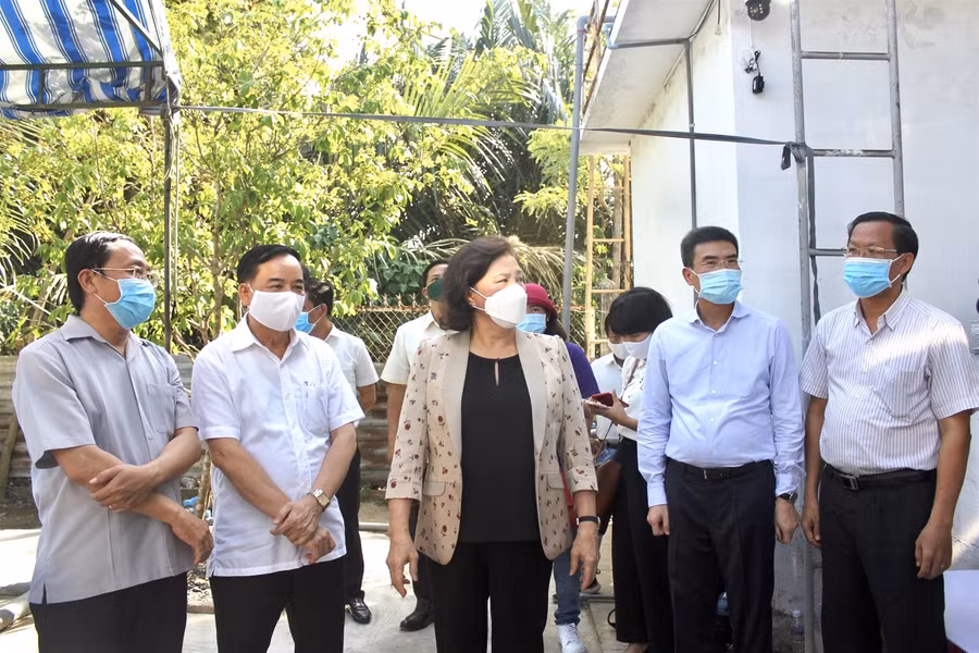 PV GAS trao tặng 2 hệ thống lọc nước cho nhân dân Bến Tre ảnh 1