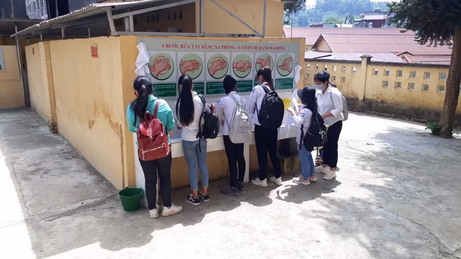 Vùng cao Bắc Hà ưu tiên phòng, chống dịch Covid-19 trong trường học ảnh 1