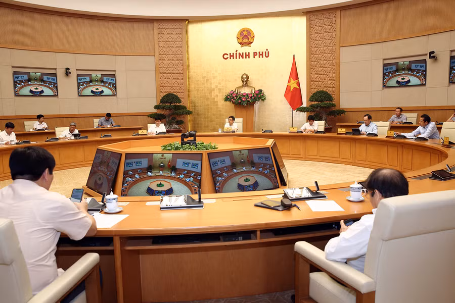  Siết chặt quản lý tổ bay; cho ý kiến về du lịch quốc tế