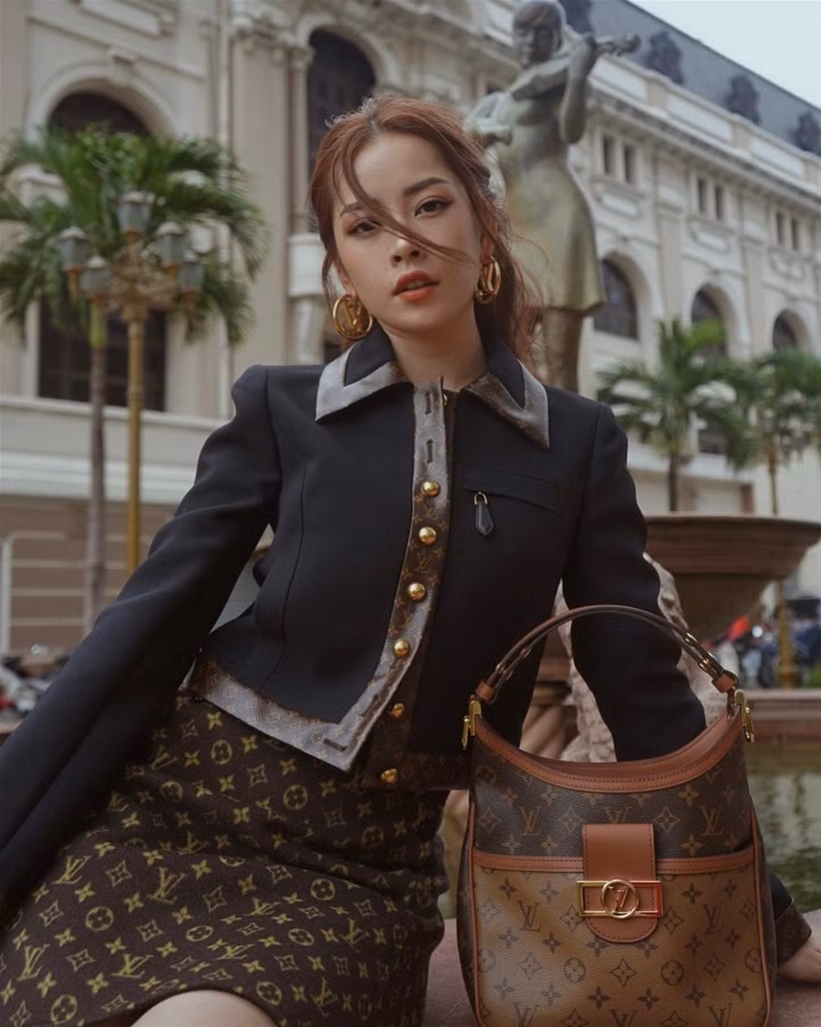 “Hoa hậu showbiz” Chi Pu diện đồ hiệu sang chảnh ảnh 1