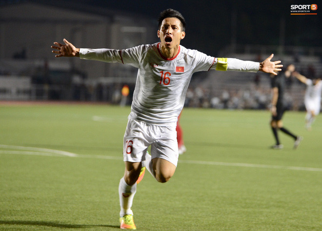 Sự thật "chất lừ" về Quả bóng vàng Đỗ Hùng Dũng: Tiết kiệm tiền mua ô tô từ năm 19 tuổi