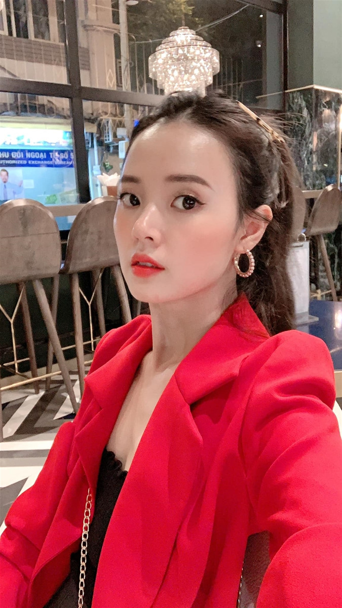 "Thần tiên tỷ tỷ" Midu tự tin khoe nhan sắc tươi trẻ qua camera thường ảnh 2 "Thần tiên tỷ tỷ" Midu tự tin khoe nhan sắc tươi trẻ qua camera thường ảnh 2