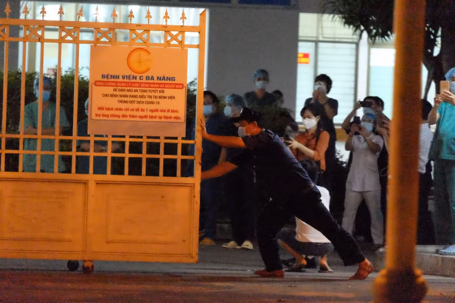 Cận cảnh Bệnh viện C Đà Nẵng được gỡ phong tỏa ảnh 1