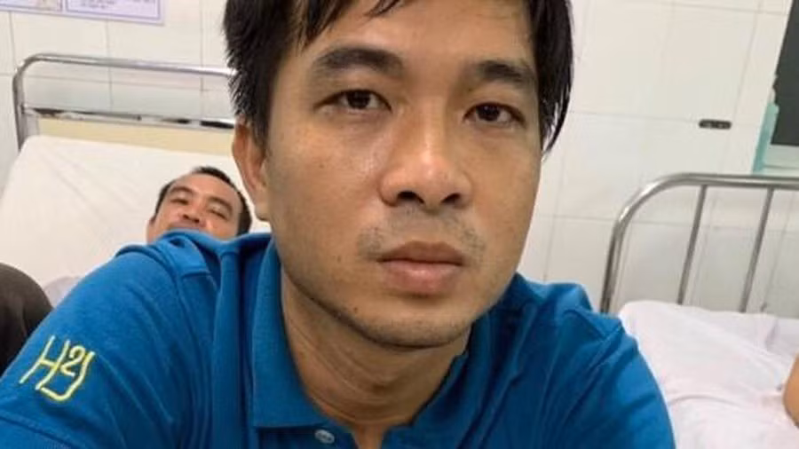 Vợ vừa mở cổng, chồng xông vào đâm chết vì ghen tuông