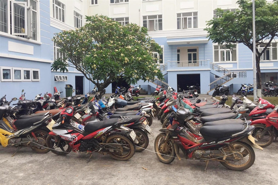 Quảng Nam: Triệt phá đường dây đánh bạc được tổ chức trong rừng phòng hộ ảnh 2 Quảng Nam: Triệt phá đường dây đánh bạc được tổ chức trong rừng phòng hộ ảnh 2