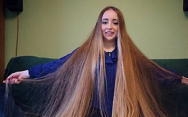 5 năm không cắt tóc, cô gái gây choáng khi thả tung mái tóc dài ấn tượng 5 năm không cắt tóc, cô gái gây choáng khi thả tung mái tóc dài ấn tượng