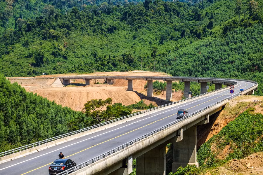 Gấp rút hoàn thành công trình dự án đường La Sơn - Túy Loan 11,5 nghìn tỷ đồng ảnh 11