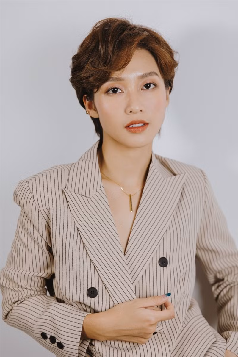 Khả Ngân viết ca khúc tặng đội ngũ y bác sĩ tuyến đầu chống dịch Covid-19 ảnh 2