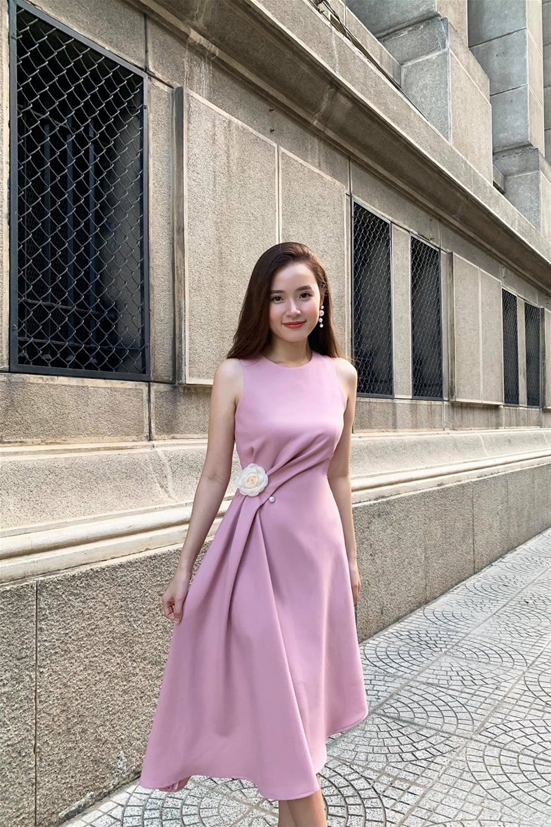 "Thần tiên tỷ tỷ" Midu tự tin khoe nhan sắc tươi trẻ qua camera thường ảnh 4 "Thần tiên tỷ tỷ" Midu tự tin khoe nhan sắc tươi trẻ qua camera thường ảnh 4