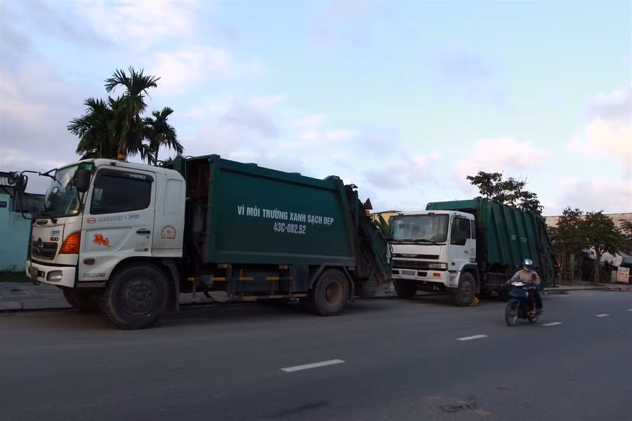 Người dân Đà Nẵng tìm cách “trốn” nắng nóng ảnh 12