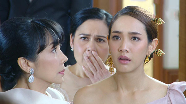 Chăm sóc bố mẹ chồng suốt 8 năm, ngày sinh nhật ông bà tặng "món quà" khiến tôi run rẩy