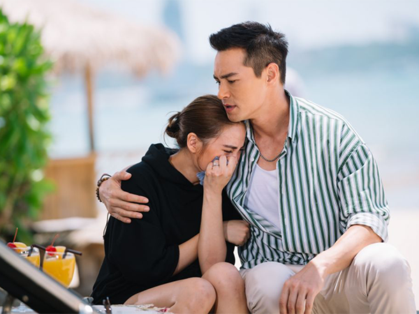 Đưa đơn ly hôn sau 2 năm âm thầm chuẩn bị, chồng bất ngờ quỳ xuống đưa ra một điều kiện cám dỗ Đưa đơn ly hôn sau 2 năm âm thầm chuẩn bị, chồng bất ngờ quỳ xuống đưa ra một điều kiện cám dỗ