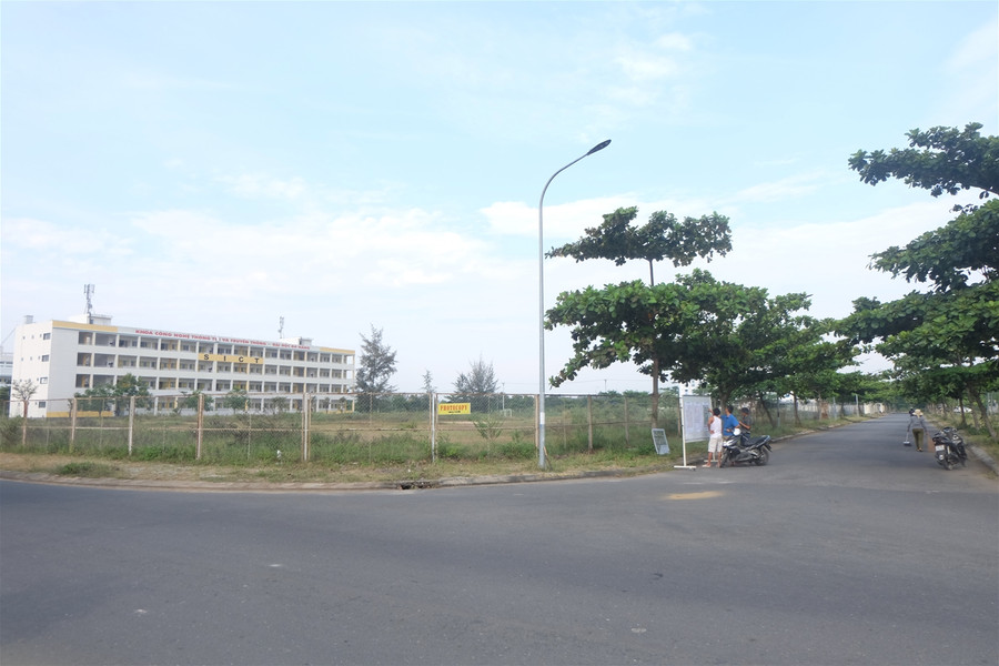 Bộ trưởng Phùng Xuân Nhạ kiểm tra thực tế Dự án Làng Đại học Đà Nẵng ảnh 1