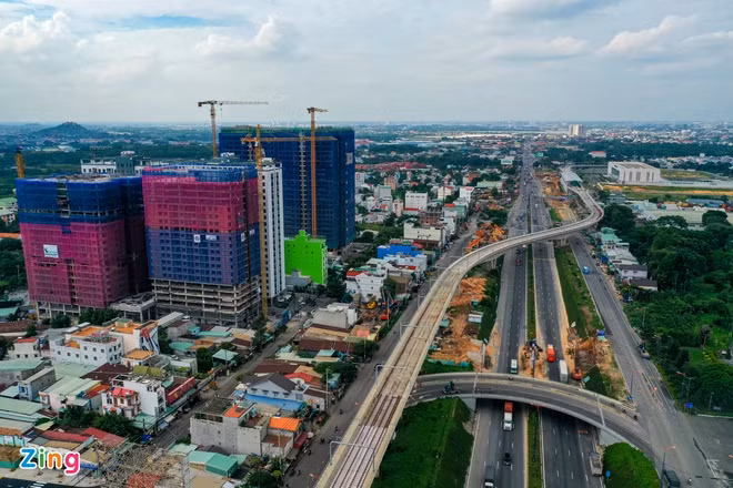 Nhiều dự án bất động sản tạm ngưng để "nghe ngóng" đợt bùng dịch thứ 2