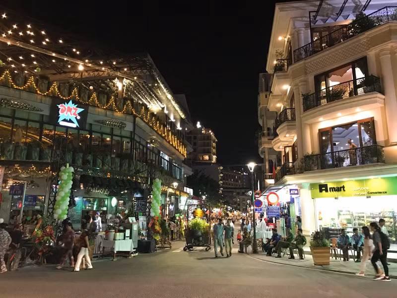 Thừa Thiên Huế: “Phố Tây” được phép mở cửa trở lại