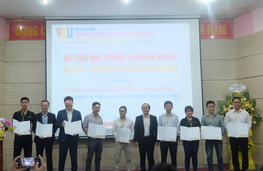 100 đại biểu tham dự hội thảo hợp tác giữa nhà trường và doanh nghiệp ảnh 1