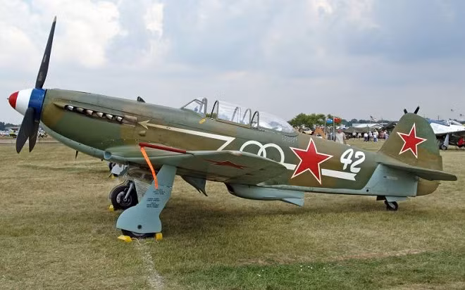 Chuyên gia xếp hạng chiến đấu cơ được sử dụng trong Thế chiến II ảnh 1