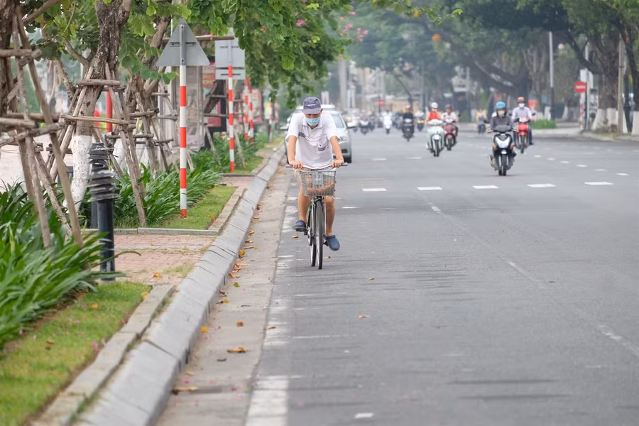 Đà Nẵng nhộn nhịp trở lại trong ngày đầu nới lỏng giãn cách xã hội ảnh 2